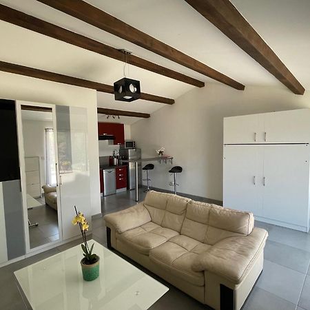 Studio Charmant Avec Terrasse Lançon-Provence Extérieur photo