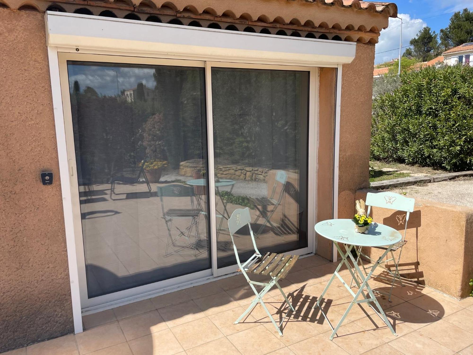 Studio Charmant Avec Terrasse Lançon-Provence Extérieur photo