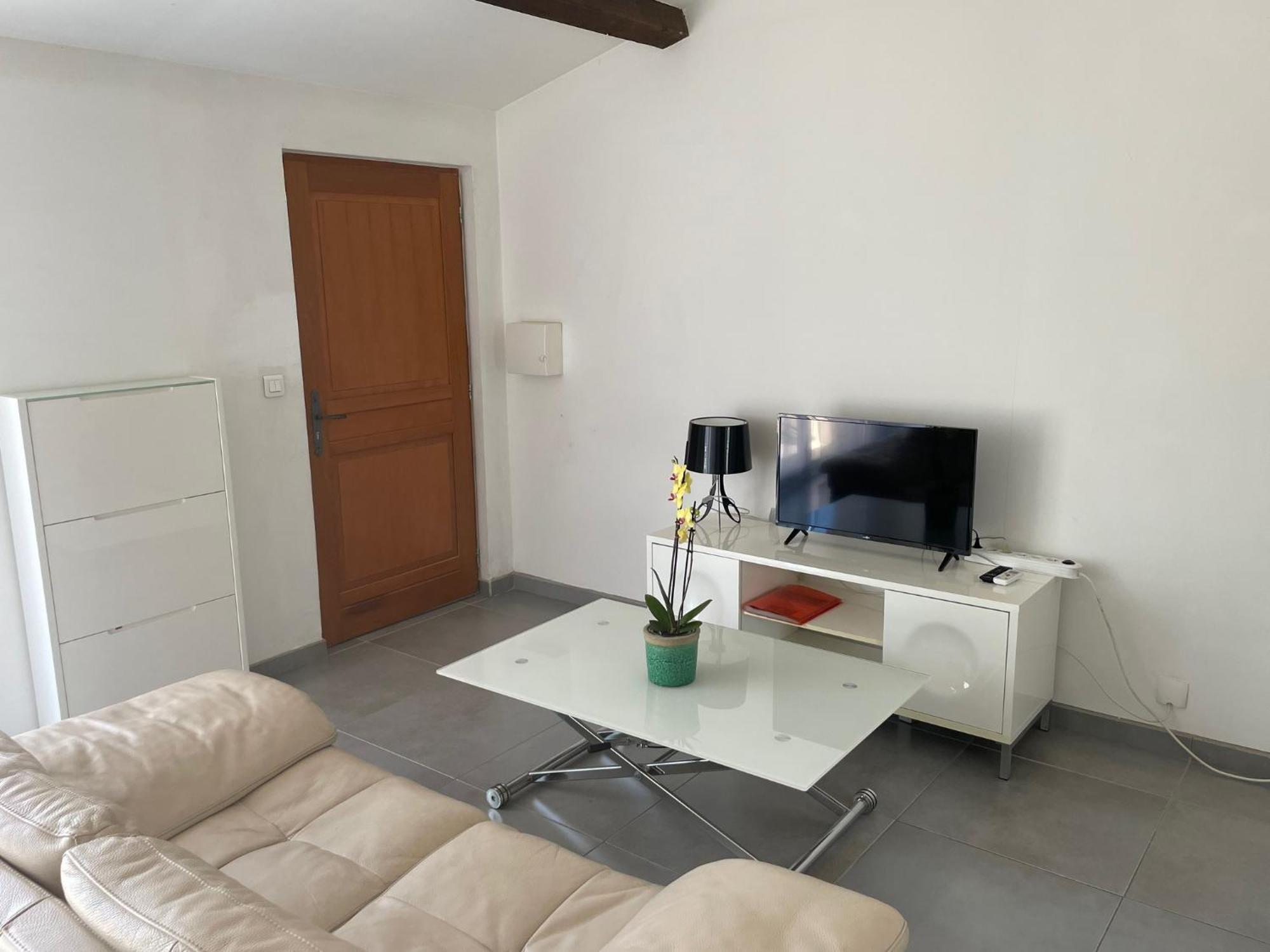 Studio Charmant Avec Terrasse Lançon-Provence Extérieur photo